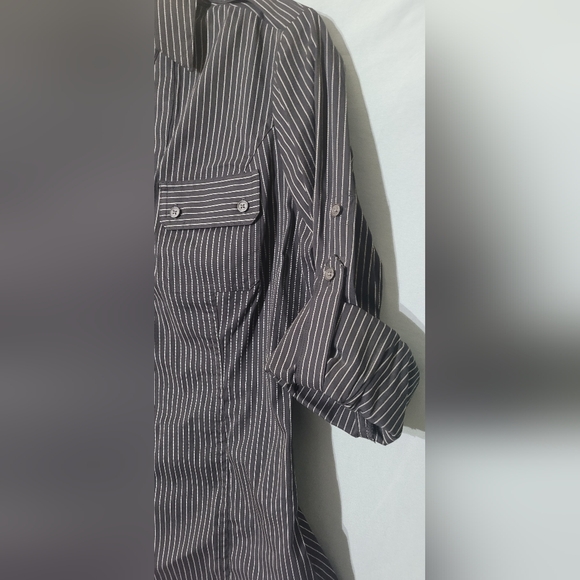 Express Design Studio • Button Down - Picture 3 of 10